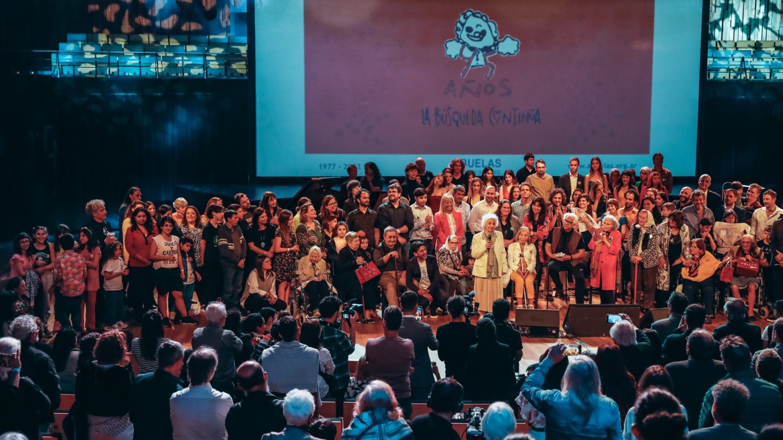 Ministra Antonia Urrejola participa de conmemoración de los 45 años de la fundación de las Abuelas de Plaza de Mayo