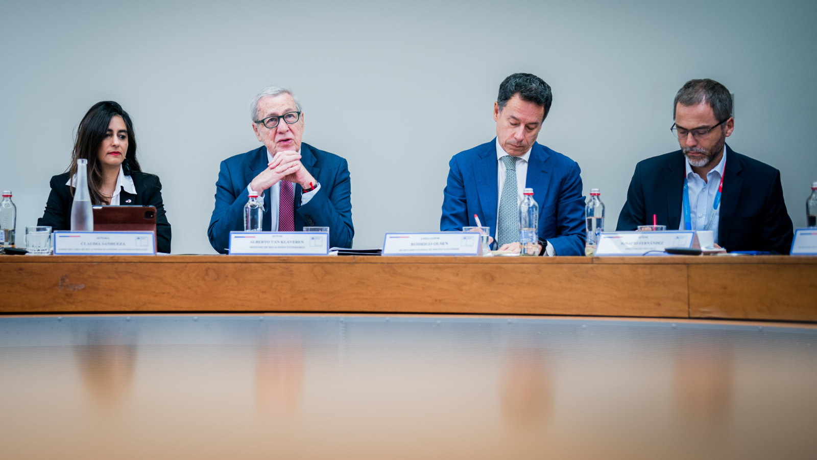 Canciller lidera segunda reunión del grupo de trabajo público-privado para analizar contexto económico-comercial global