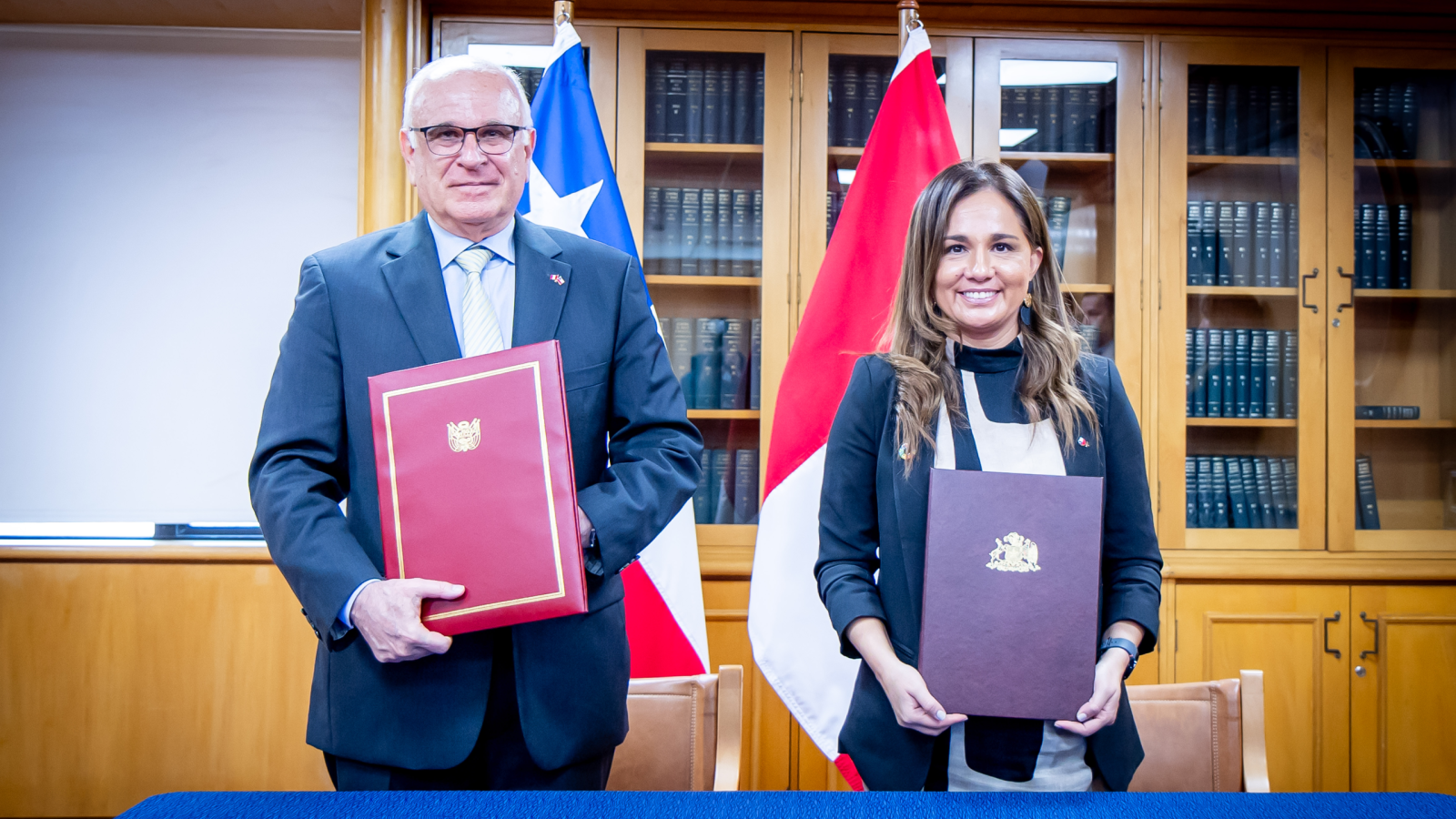 Chile y Perú firman acuerdo para la Adopción de un Procedimiento de Control Migratorio Simplificado