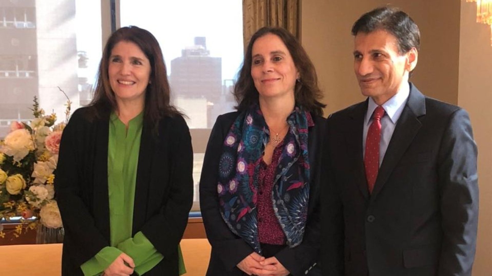 Canciller Antonia Urrejola sostiene bilaterales con Omán y Chad