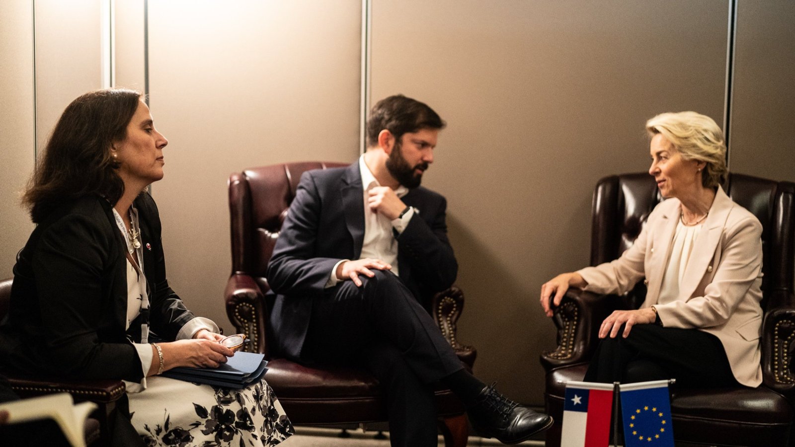 Canciller Antonia Urrejola participa en reunión con la Presidenta de la Comisión Europa y destaca el interés de Chile por el desarrollo del hidrógeno verde