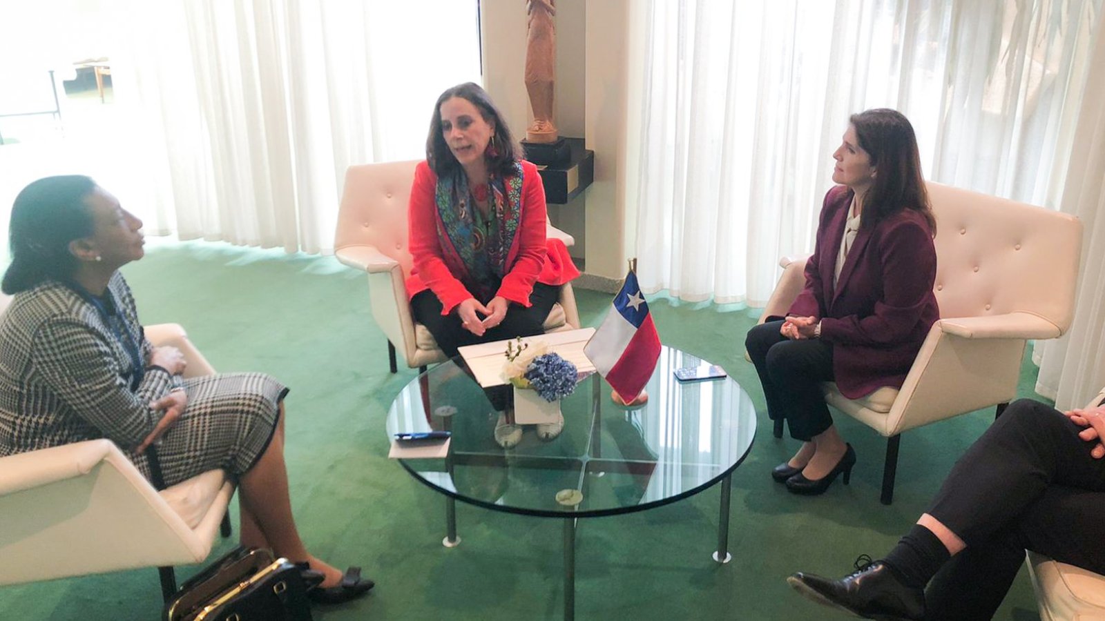 Canciller Antonia Urrejola sostiene reuniones bilaterales con Uruguay, Antigua y Barbuda, Angola, República Democrática del Congo, Túnez y Benín
