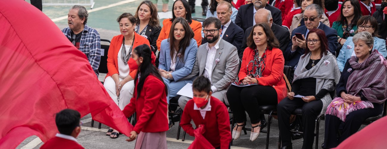 Canciller Antonia Urrejola acompaña al Presidente Gabriel Boric en visita a Escuela Gabriela Mistral y el Senado en México