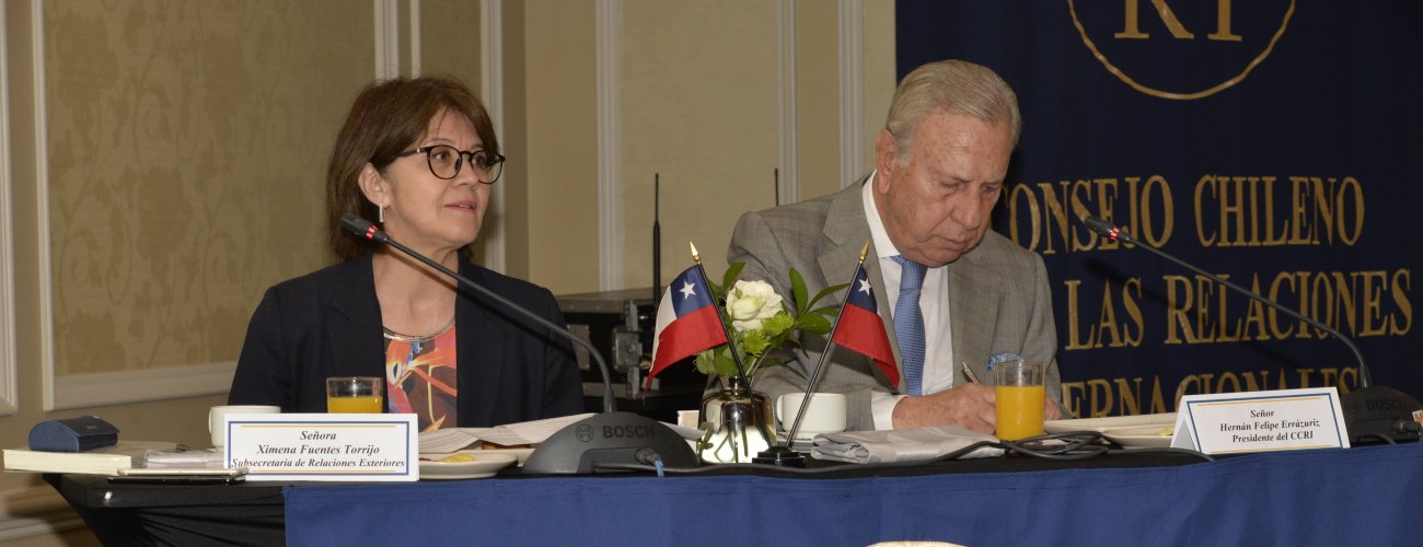 Subsecretaria Ximena Fuentes expone sobre el fallo del Caso Silala ante el Consejo Chileno para las Relaciones Internacionales
