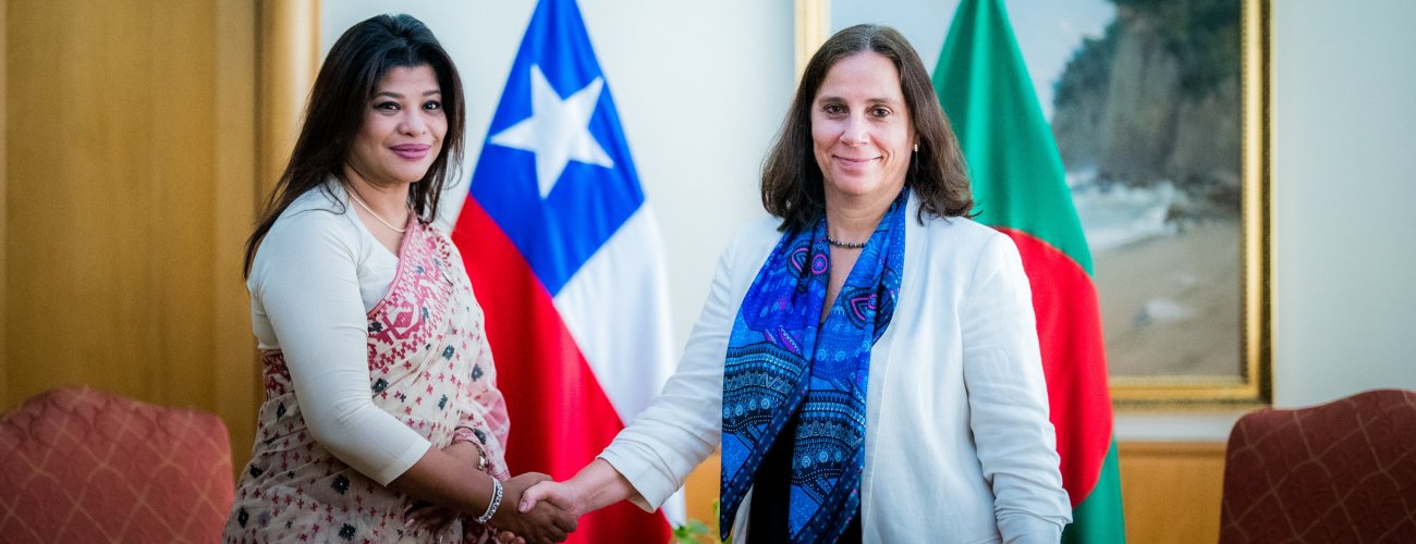 Canciller Antonia Urrejola se reúne con Embajadora de Bangladesh concurrente en Chile