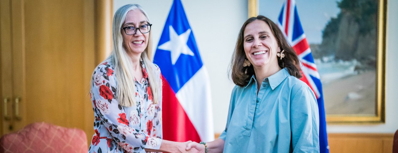Canciller Antonia Urrejola recibe en audiencia a la Embajadora de Nueva Zelandia