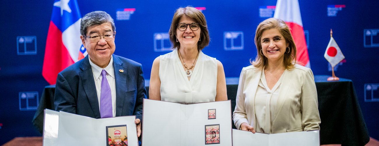 Chile y Japón lanzan sello postal conmemorativo por los 125 años de relaciones diplomáticas