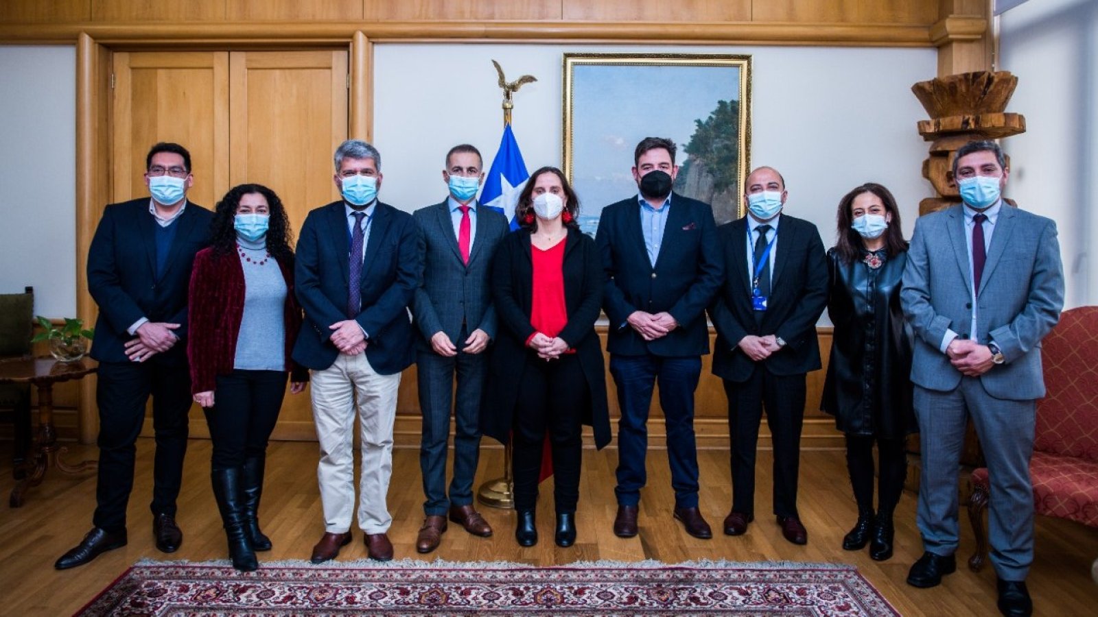 Ministra Antonia Urrejola reconoce al equipo de Cancillería que participó en la implementación del voto en el exterior