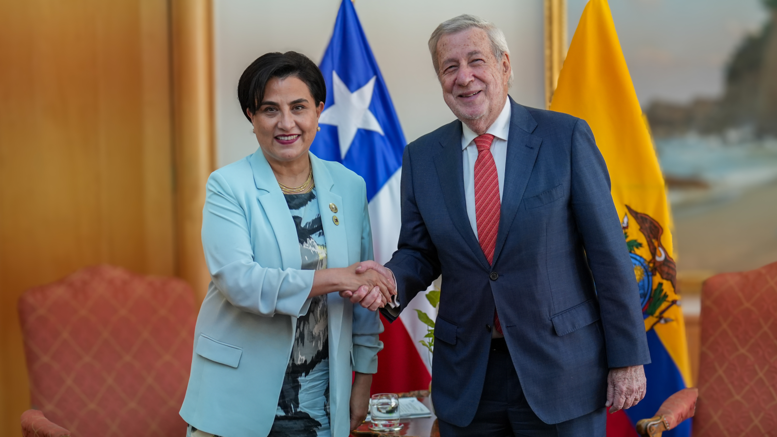 Canciller van Klaveren se reúne con la ministra de Relaciones Exteriores de Ecuador