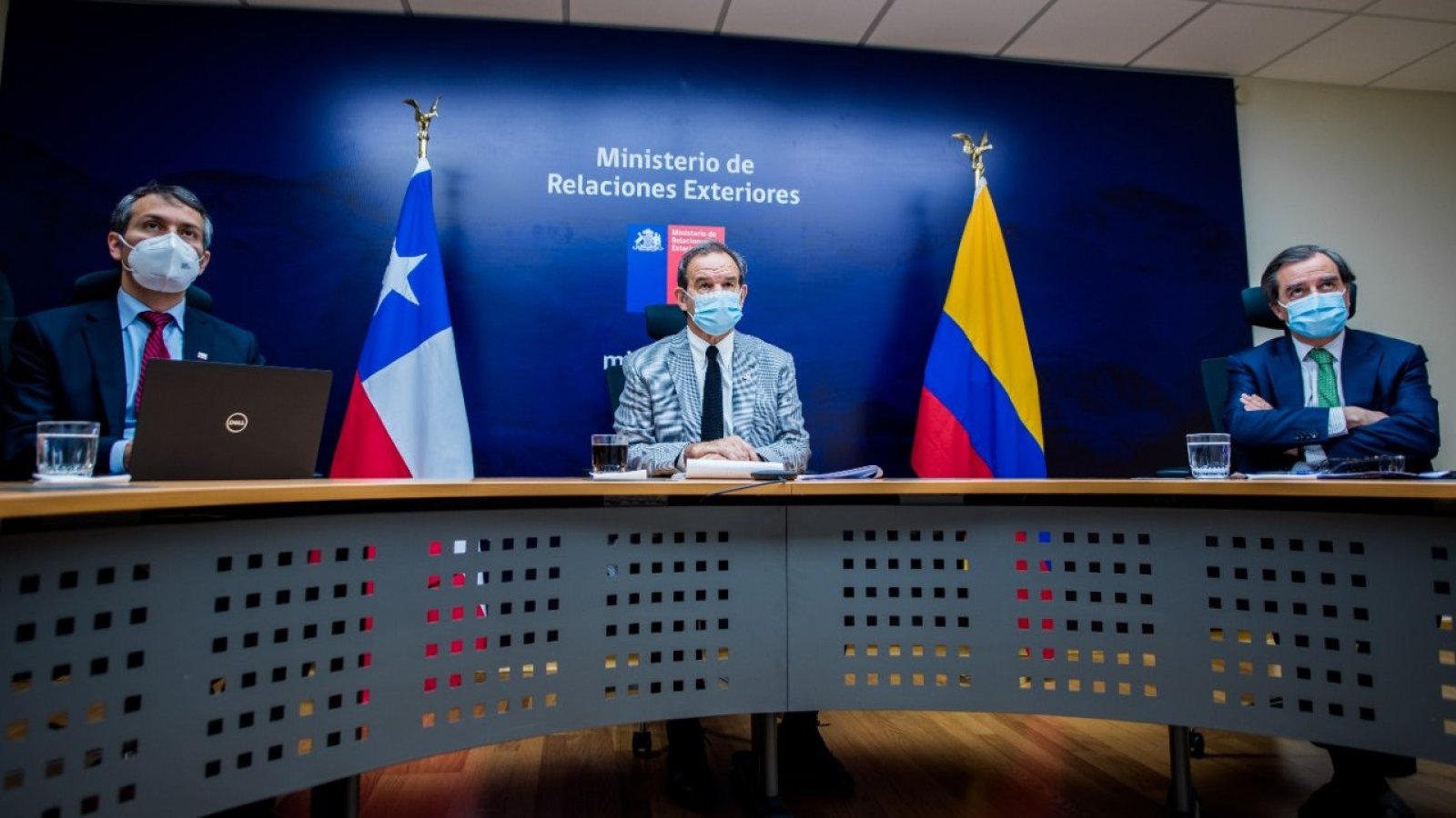 Canciller Allamand participa en la V Comisión de Asuntos Políticos y Sociales Chile-Colombia