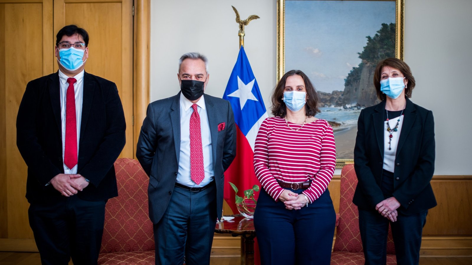 Canciller Antonia Urrejola se reúne con el director regional de IDEA Internacional