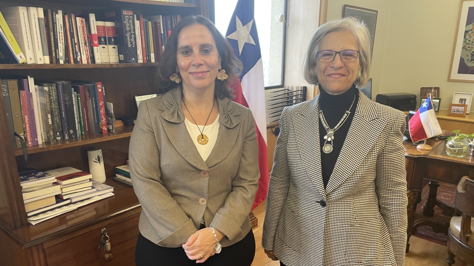 Ministra Antonia Urrejola sostiene audiencia con la Embajadora de Egipto por el término de sus funciones en el país