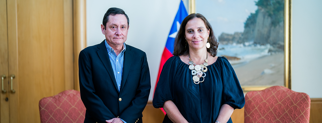 Canciller Antonia Urrejola recibe a representantes de Asociación de Exportadores de Frutas de Chile