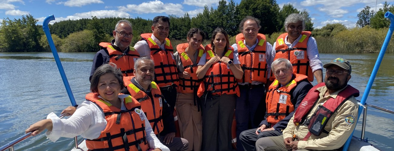 Ministro van Klaveren visita Valdivia con motivo de su acreditación como “Ciudad Humedal” y reitera el compromiso de Cancillería con esta causa
