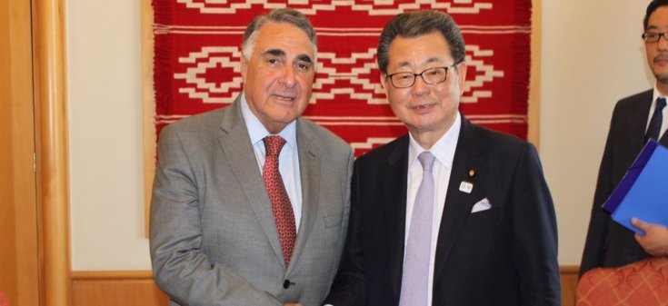 Ministro (S) Edgardo Riveros recibe a Ministro de Estado de Japón