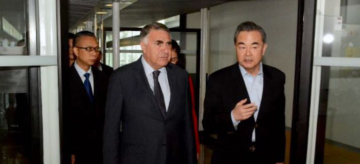 Subsecretario Riveros recibe a Ministro de Relaciones Exteriores de China