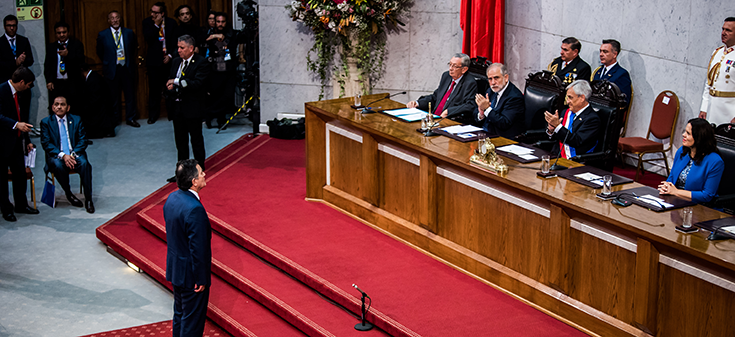 Roberto Ampuero asume como Canciller de la República: "La política exterior está al servicio de los chilenos"