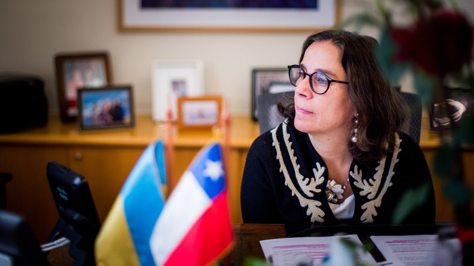 Ministra Antonia Urrejola conversa con su par de Ucrania y le reitera el compromiso de Chile con la soberanía de su país