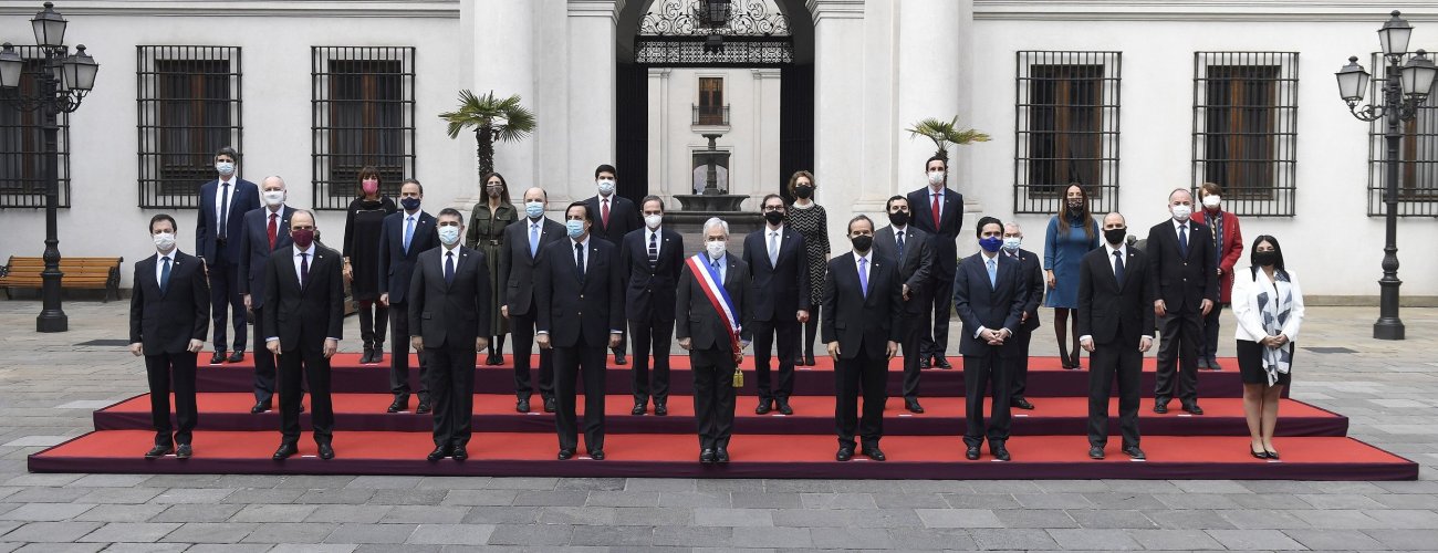 Canciller participa de fotografía oficial del Presidente Piñera y su gabinete de ministros