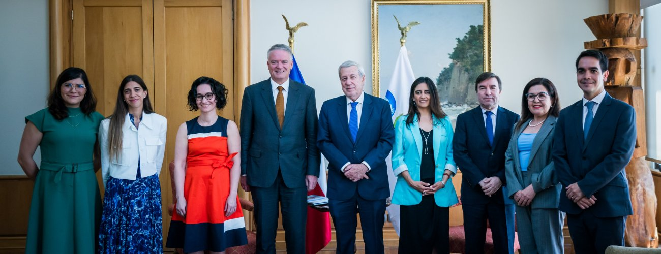 Ministro van Klaveren y subsecretaria Sanhueza se reúnen con el secretario general de la OCDE y reafirman el compromiso de Chile con la organización