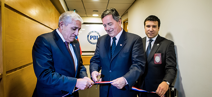 Canciller Roberto Ampuero inaugura nueva oficina de la PDI en el Ministerio de Relaciones Exteriores