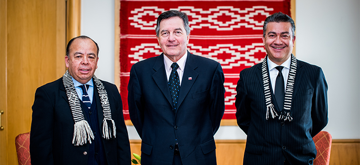Canciller Ampuero se reúne con el Presidente de la Corporación de Profesionales Mapuches ENAMA