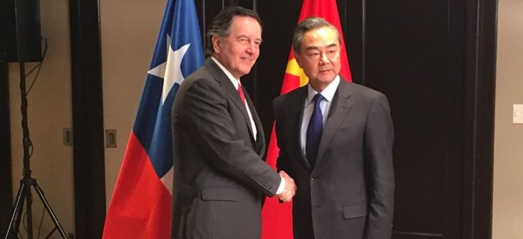 Ministro Ampuero viaja a Buenos Aires a cita de Cancilleres del G20 y se reúne con su homólogo de China