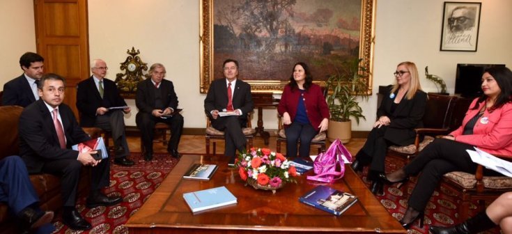 Canciller Ampuero convoca a reunión de expertos para abordar situación de menor chilena-italiana que se encuentra en casa de acogida en Roma