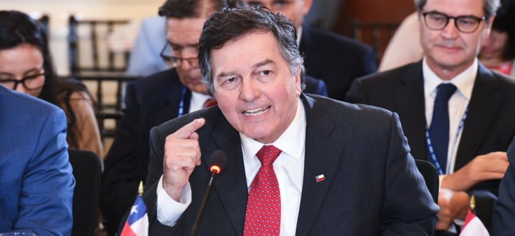 Canciller Ampuero interviene en la OEA y da enérgica respuesta a su par de Venezuela