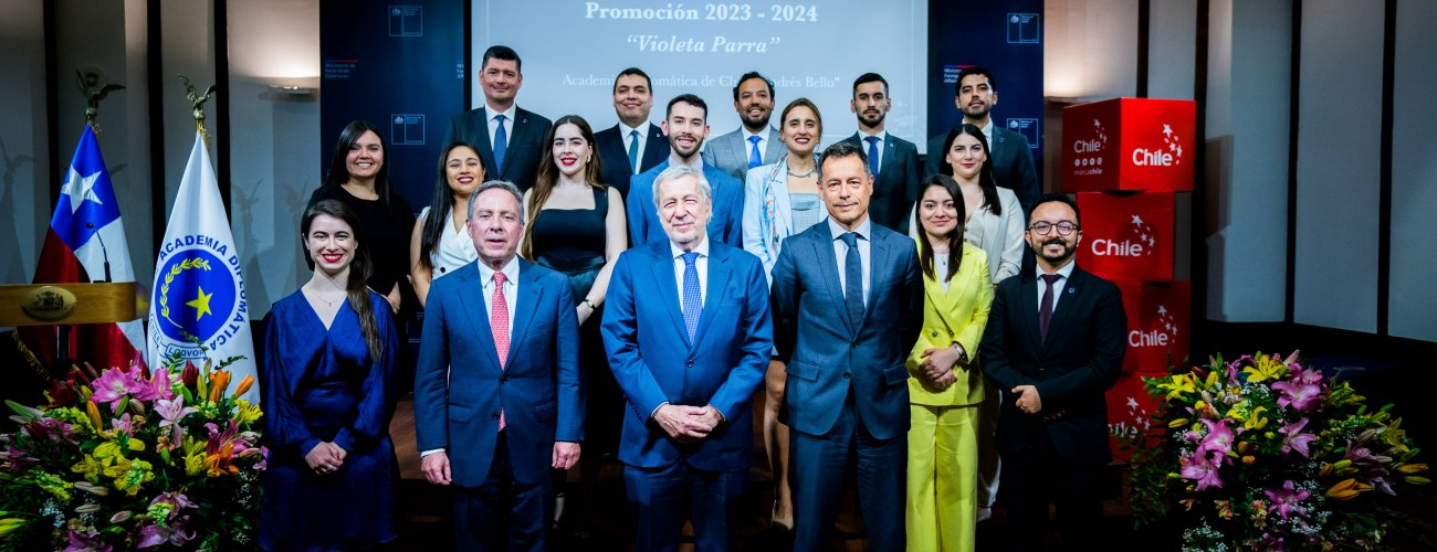 Generación 'Violeta Parra' se gradúa de la Academia Diplomática y se convierte en parte del Servicio Exterior de Chile