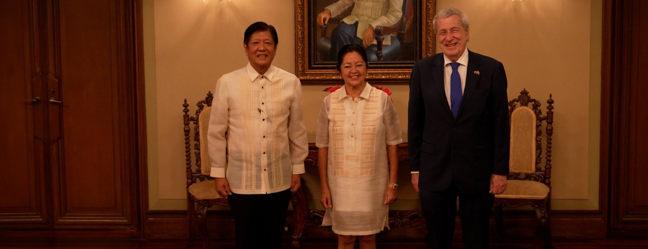 Canciller van Klaveren se reúne con el Presidente y con el ministro de Relaciones Exteriores de Filipinas