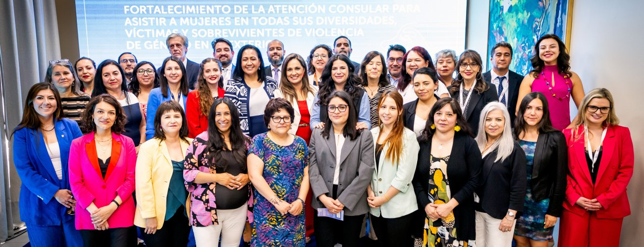 Cancillería implementa programa de fortalecimiento consular para ir en ayuda de mujeres que viven violencia de género en el extranjero
