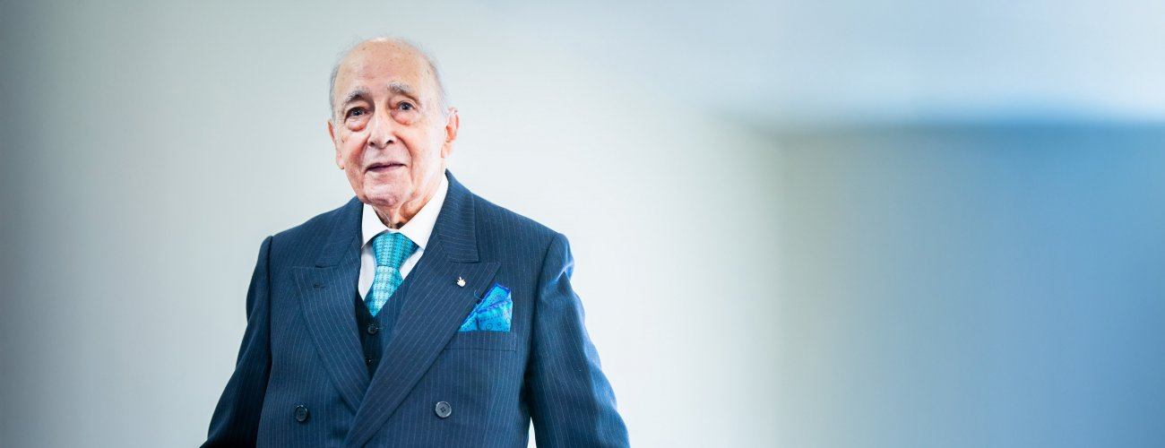 Cancillería celebra cumpleaños N° 100 de embajador emérito Mariano Fontecilla