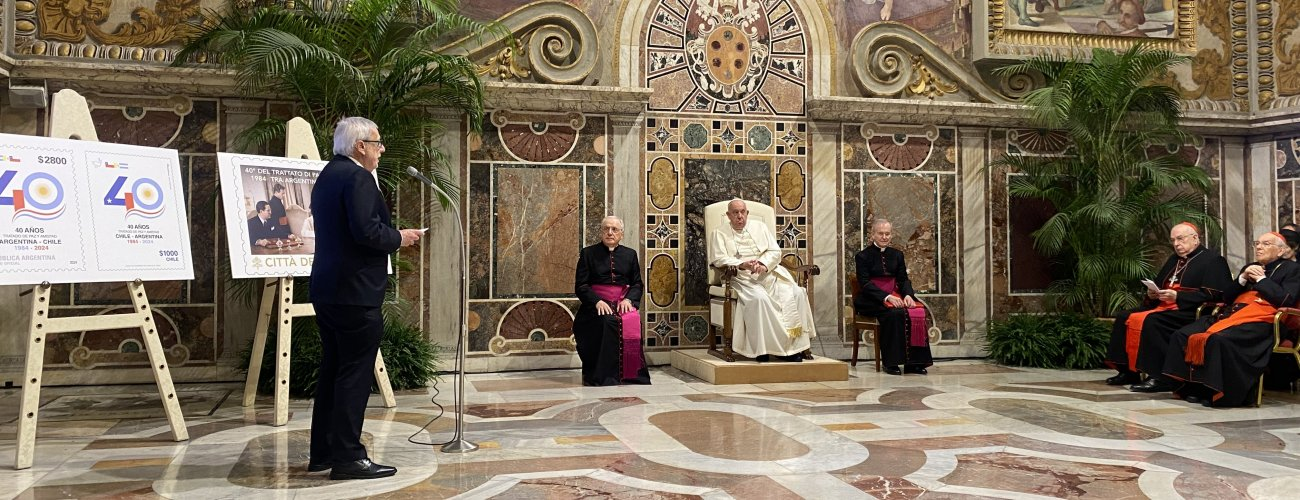 Canciller en ceremonia conmemorativa de los 40 años del Tratado de Paz y Amistad en el Vaticano: “El ejemplo de Chile y Argentina destaca como una prueba de que, cuando la voluntad existe, la paz es posible”