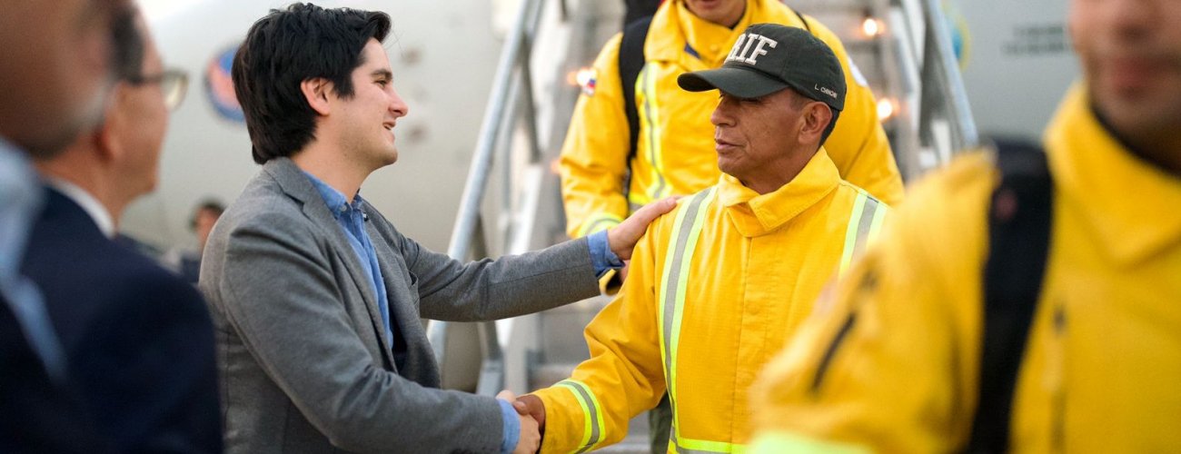 Llega ayuda de Ecuador y ya son más de 500 los brigadistas extranjeros que están apoyando en Chile