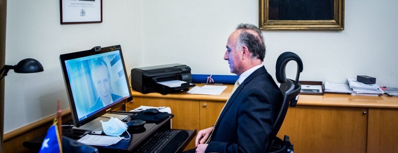Canciller Ribera se despide, en audiencia virtual, del Embajador del Reino Unido en Chile