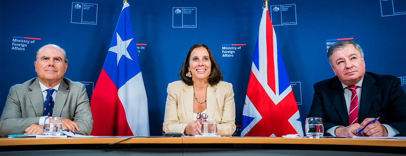 Canciller Antonia Urrejola sostiene videoconferencia con el Subsecretario de Estado Parlamentario para las Américas y el Caribe del Reino Unido