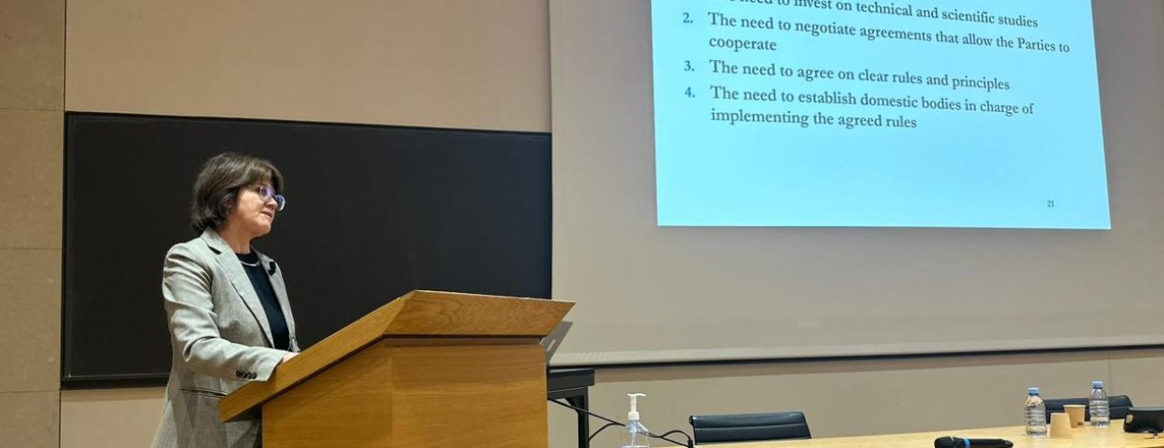 Subsecretaria Ximena Fuentes dicta conferencias en Francia sobre la protección del agua en las relaciones exteriores y sobre la experiencia de Chile ante la Corte Internacional de Justicia