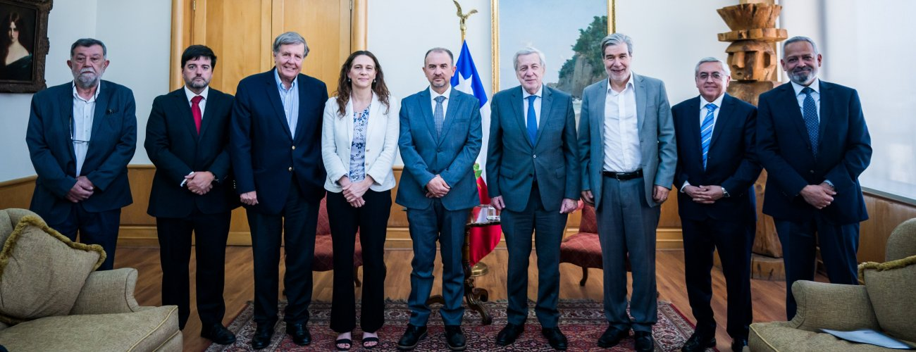 Canciller se reúne con representantes de la Cámara de Comercio Chile-Emiratos Árabes Unidos