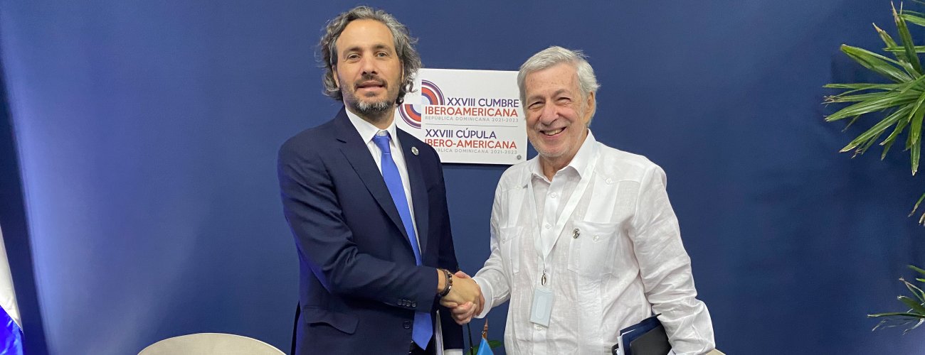Canciller Alberto van Klaveren sostiene reuniones bilaterales en el marco de la XXVIII Cumbre Iberoamericana