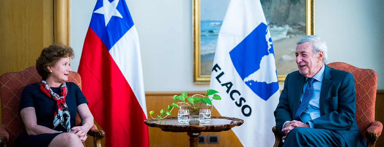 Canciller van Klaveren se reúne con Secretaria General de Flacso