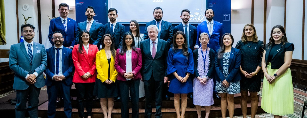 Canciller Alberto van Klaveren encabeza inauguración del año académico de la Academia Diplomática Andrés Bello