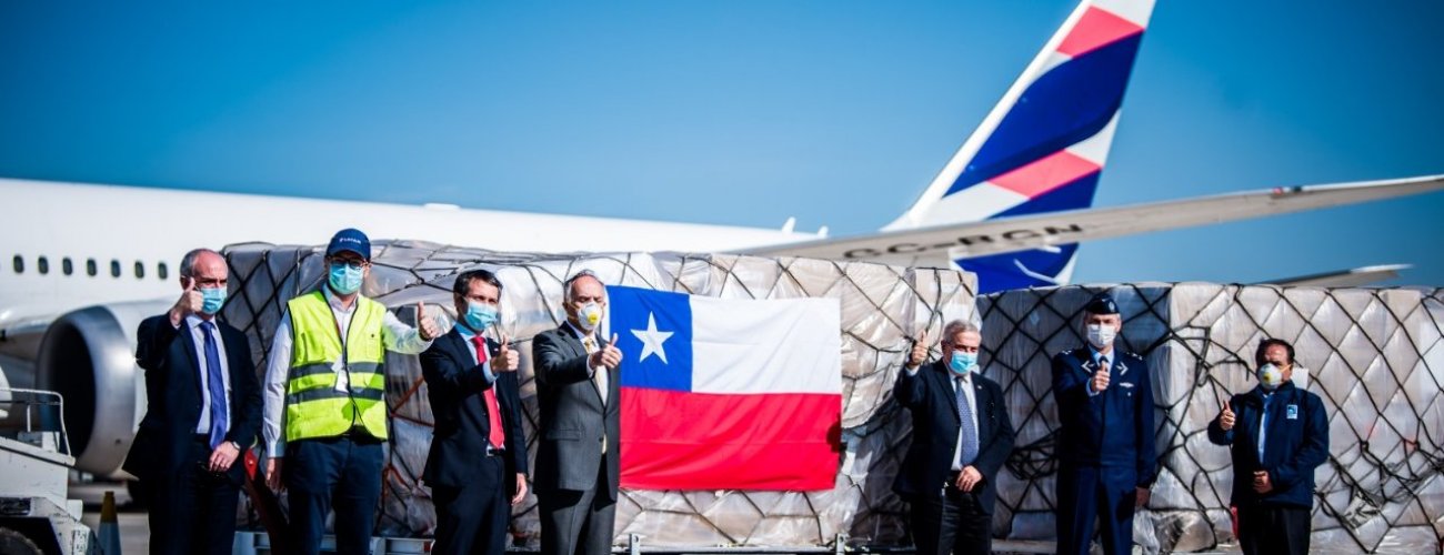Ministro Ribera recibe donaciones de insumos médicos gestionadas por la Cancillería en China