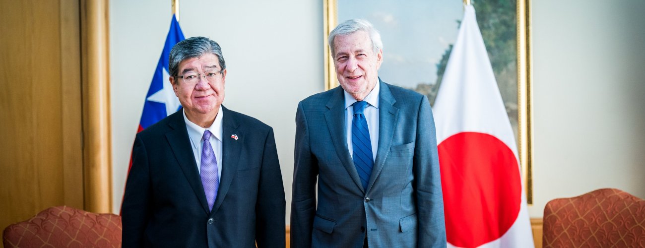 Canciller Alberto van Klaveren se reúne con Embajador de Japón en Chile
