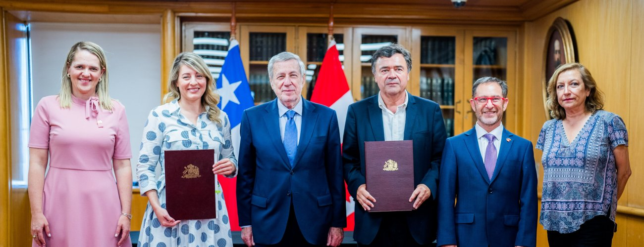 Canciller se reúne con su par de Canadá