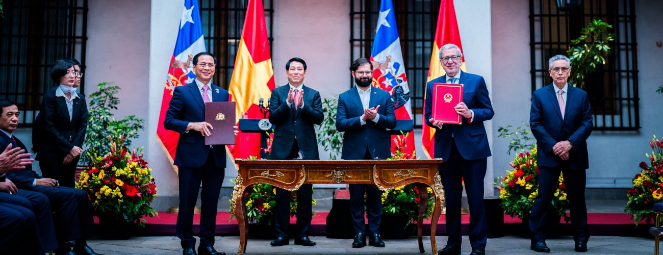 Canciller participa en reunión bilateral del Presidente Gabriel Boric Font con su homólogo de Vietnam