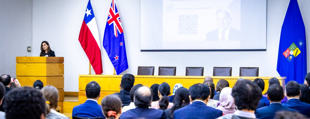 Subsecretaria participa en charla magistral del viceprimer ministro de Nueva Zelandia en la Universidad de Chile