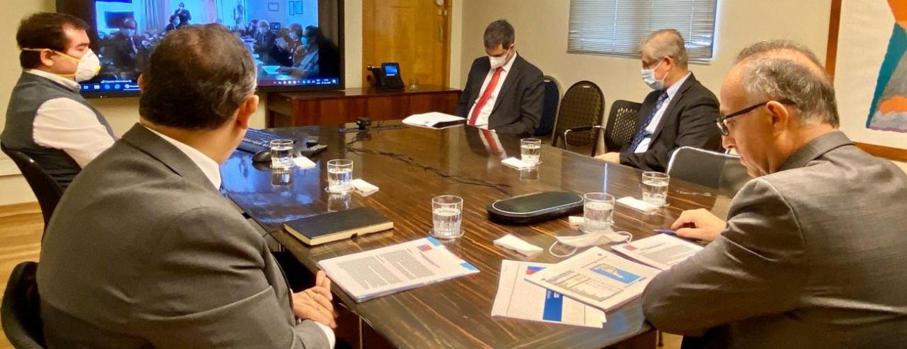 Canciller se reúne con la Comisión de Relaciones Exteriores para abordar situación de chilenos varados por la crisis del Covid-19
