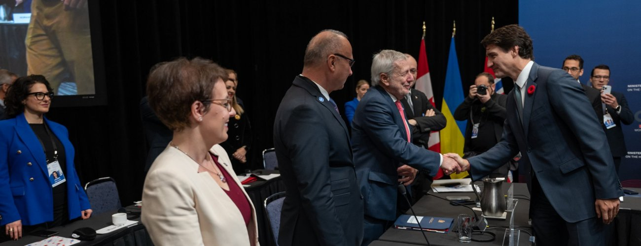 Segundo día en conferencia por Ucrania: Canciller participa en sesión sobre trato justo y humano y sostiene bilateral con su par de Canadá