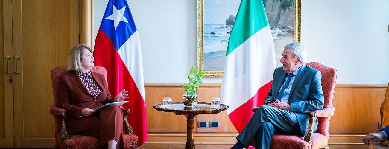 Canciller se reúne con embajadora de Italia en Chile